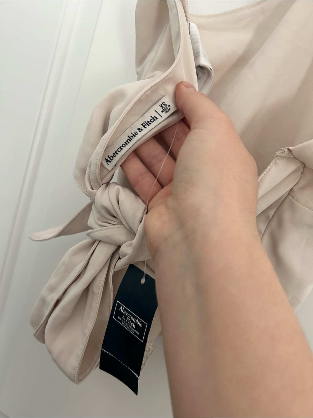 NWT Abercrombie Halter Tie Neck Top - Picture 5 of 5